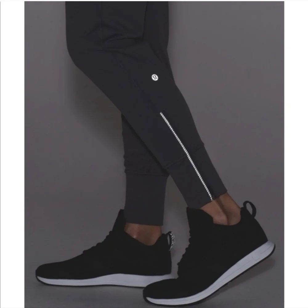 Lululemon Fresh Track‎ Pants Joggers Carbon Fresh Size 4